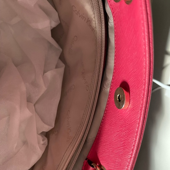 Calvin tote like new condition - Picture 2 of 2